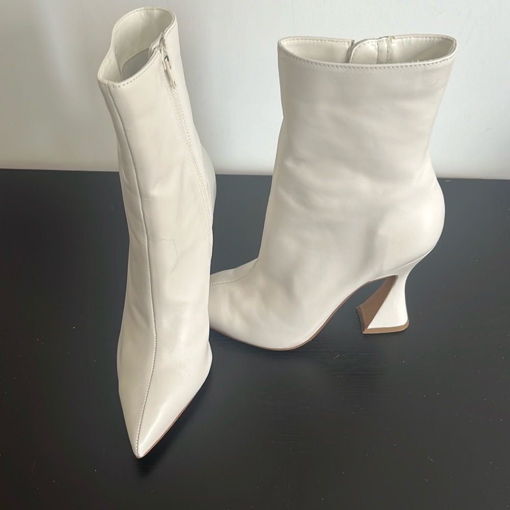 Steve Madden Variant Bootie, size 7